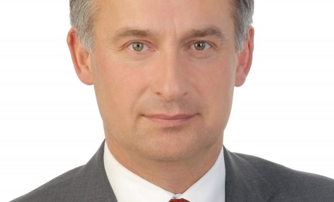 Prof Mariusz K Piskula